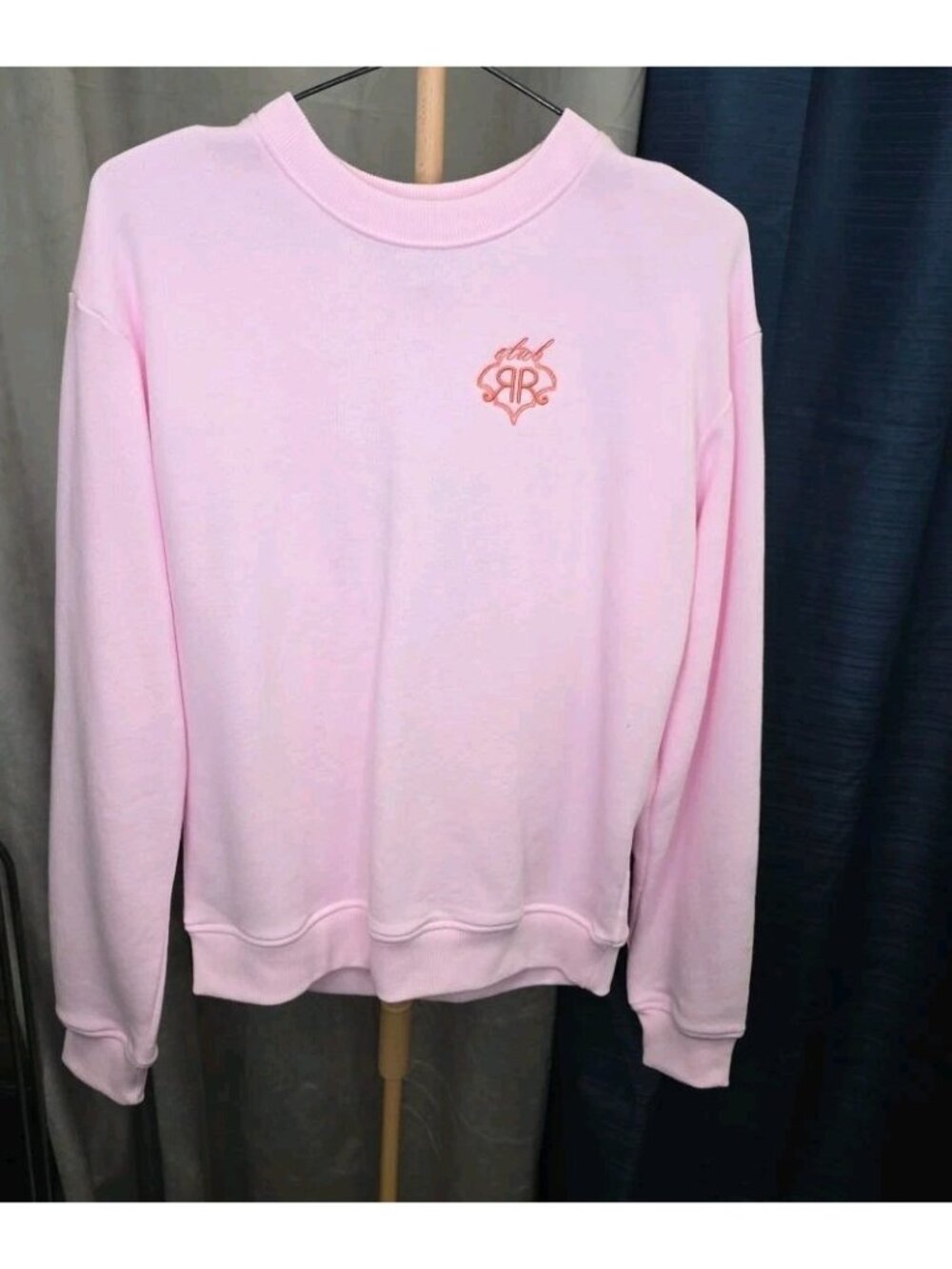 Roller Rabbit x Target Sweatshirt Womens XS Pink Embroidered Logo NWT. Wl444